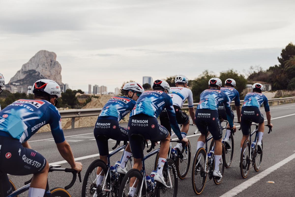 La Marina Alta, meca invernal del ciclismo mundial: entre el prestigio y la saturación