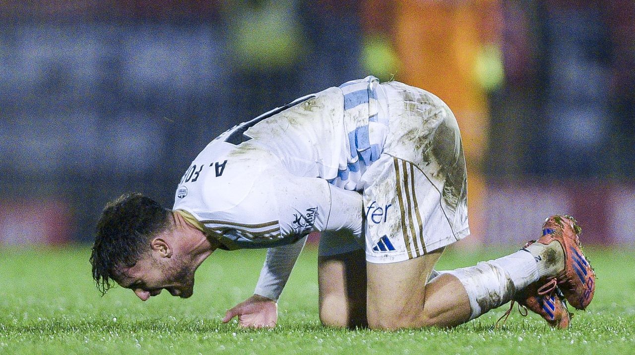 Media Segunda División se pelea por Álex Forés, delantero del Real Oviedo - La Voz de Asturias