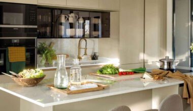 "Las cocinas blancas son eternas pero en 2026 predominarán en ellas los colores tierra"