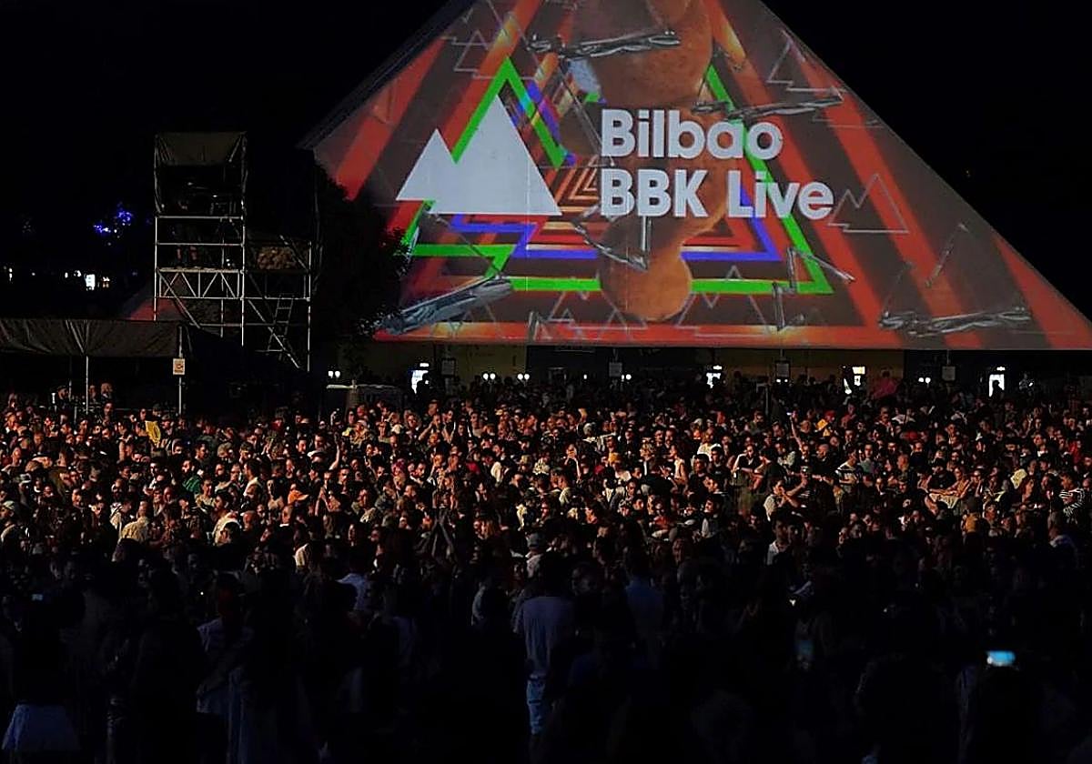 Comparan el cartel del BBK Live con el de las fiestas de un pueblo y el community manager del festival responde así