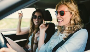 ¿Escuchas música al conducir? Esta canción, que casi todo el mundo conoce, podría ponerte en riesgo