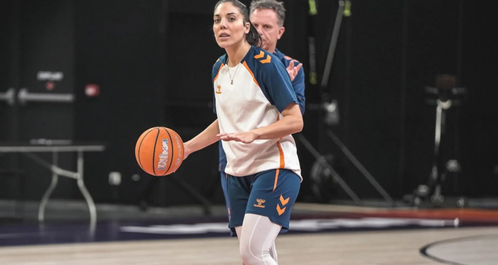 La aragonesa Cristina Ouviña empieza a entrenarse con el Valencia tras su maternidad