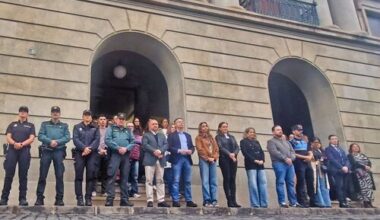 Santa Cruz se suma al acto de repulsa por el doble asesinato machista en Málaga