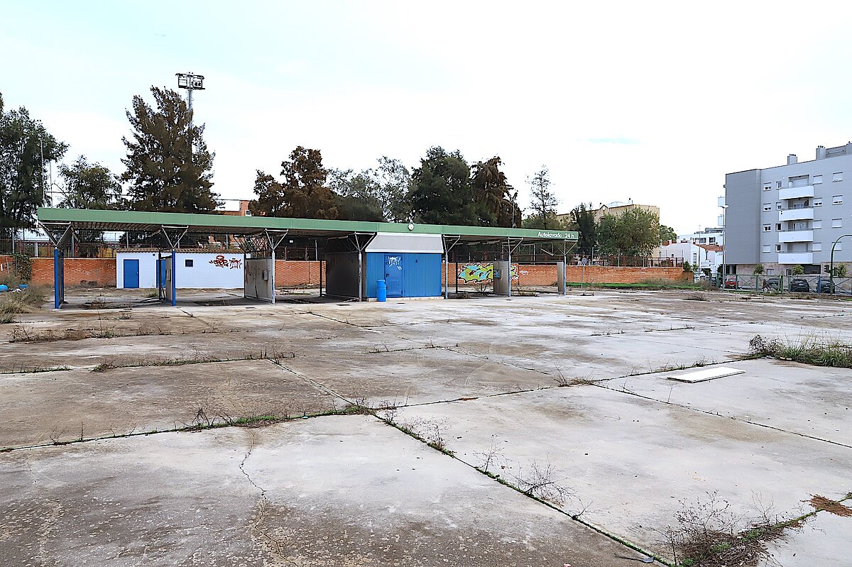 El Ayuntamiento inicia el desmontaje del antiguo lavadero del Elefante Azul de La Plata para destinarlo a aparcamiento