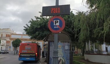 El Ayuntamiento instala paneles indicativos para informar a los conductores sobre la disponibilidad de plazas en aparcamientos subterráneos