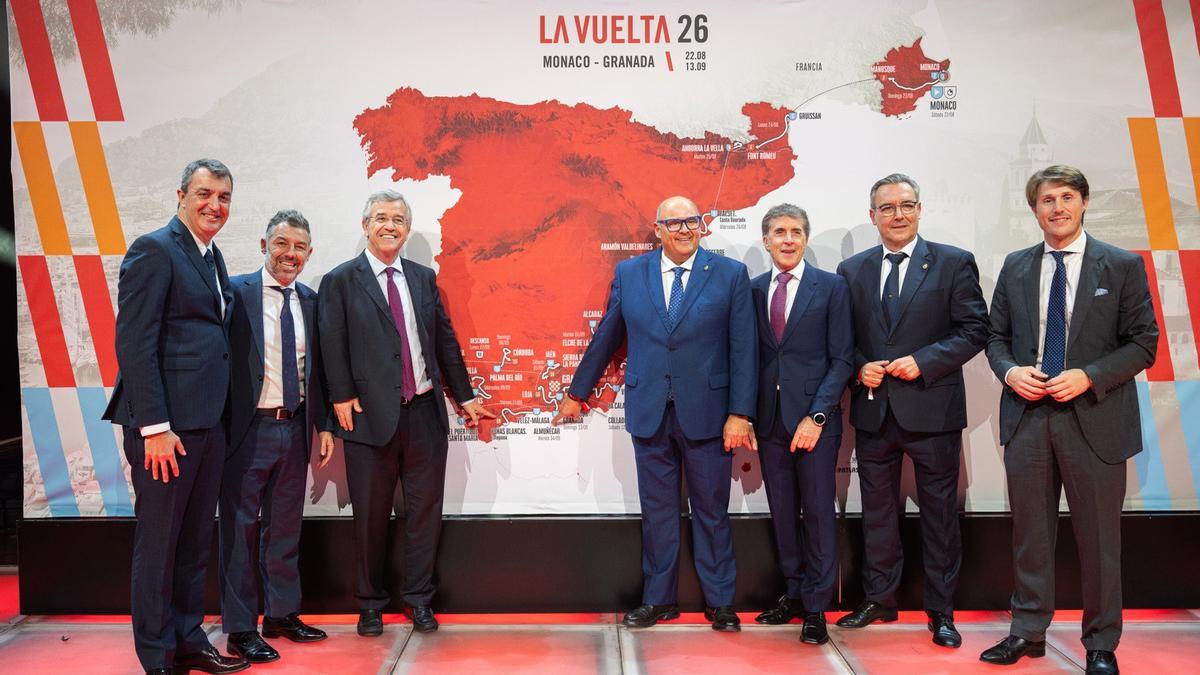 Presentación de la Vuelta a España 2026 en el ayuntamiento de Estepona.