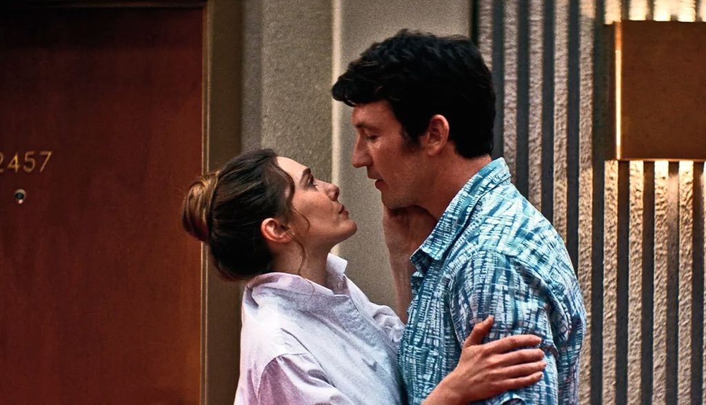 Joan y Larry, en otra secuencia