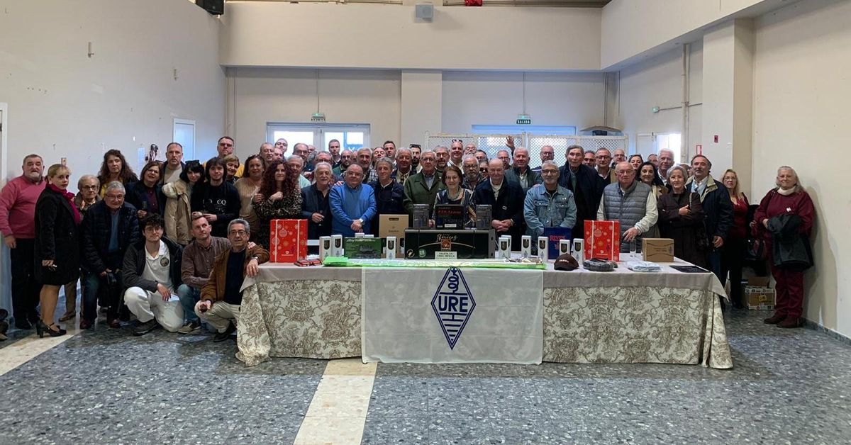 La familia de los radioaficionados se reúne en San Fernando para celebrar el 45 aniversario de la sección comarcal de la URE