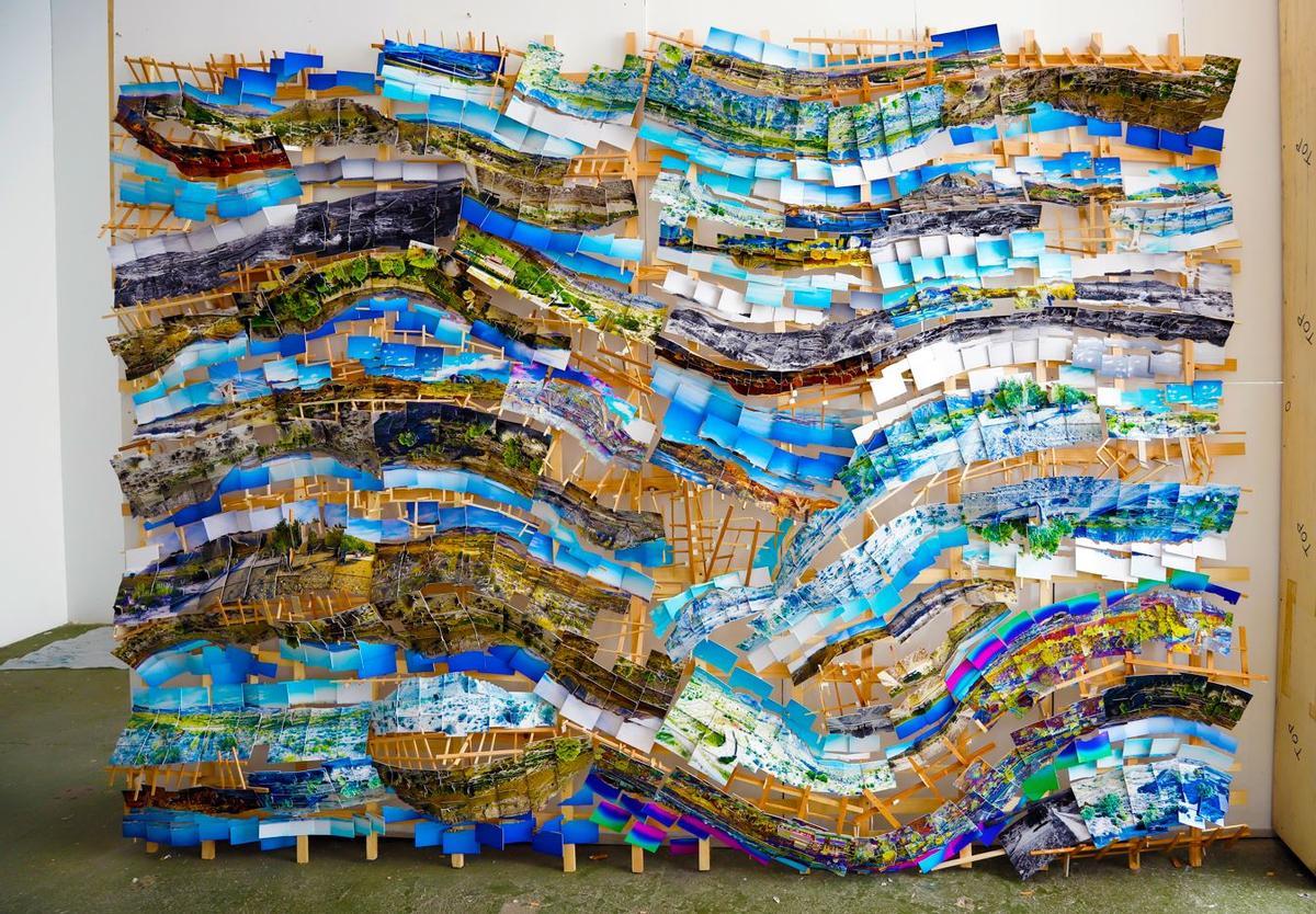 "Casi todas las montañas de Alicante", obra de Isidro Blasco en la muestra