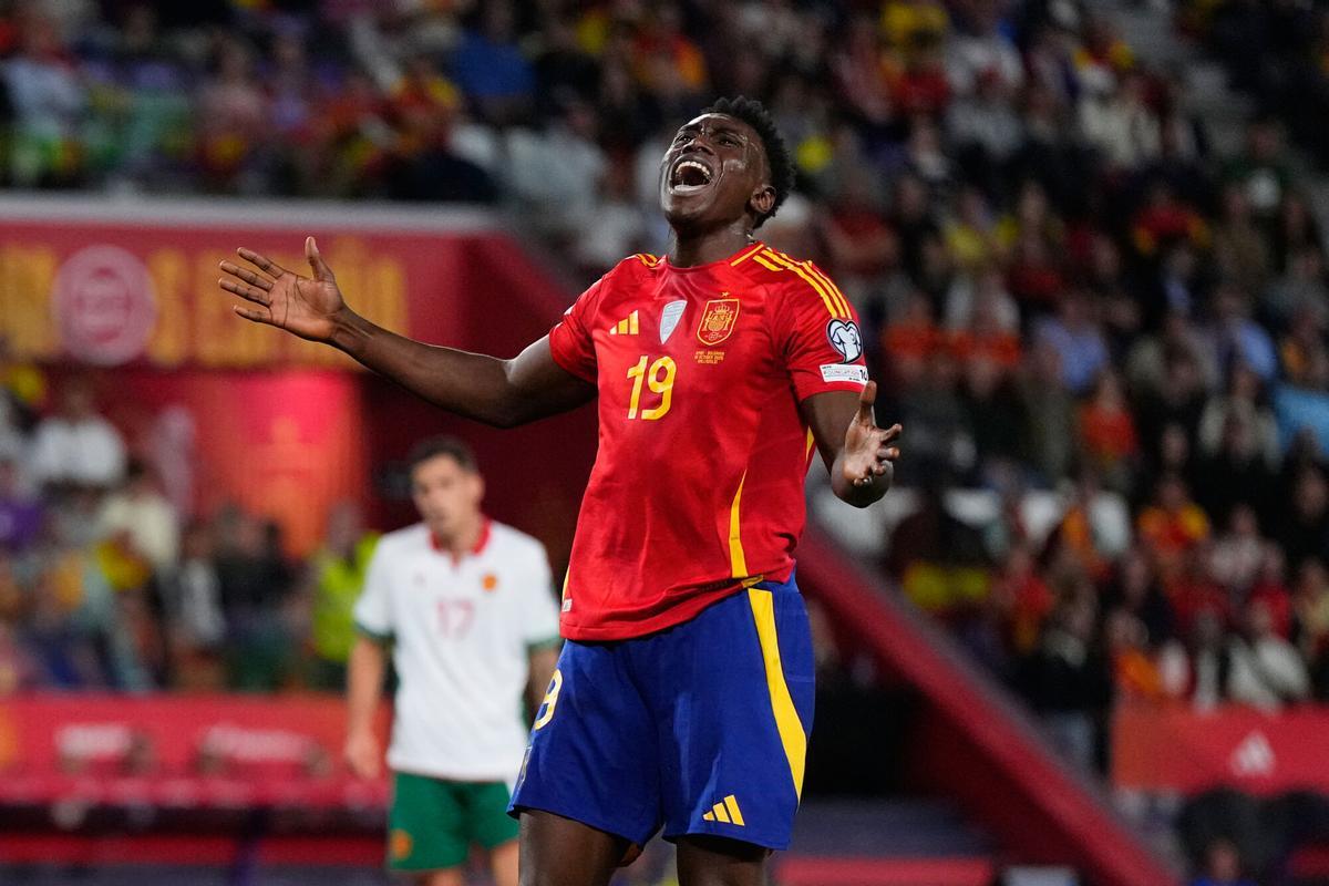 Spain's Samu Omorodion reacts during the World Cup 2026 group E qualifying soccer match between Spain and Bulgaria in Valladolid, Spain, Tuesday, Oct. 14, 2025. (AP Photo/Manu Fernandez)