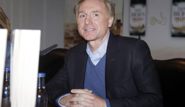 por qué habla español, su edad y su pareja