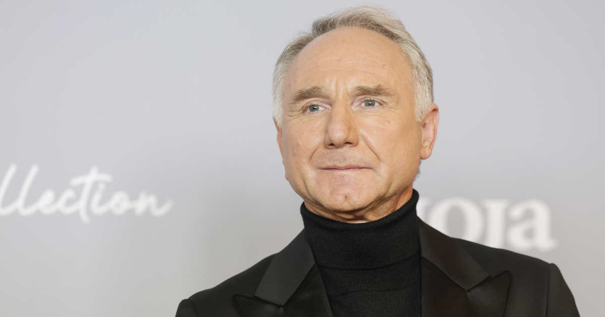 “He vivido en la plaza de Cataluña y hacía la compra en la Boquería. Me ponía gorra y gafas de sol y he venido a sitios como La Pedrera para explorar y buscar algo que me inspirara para escribir”