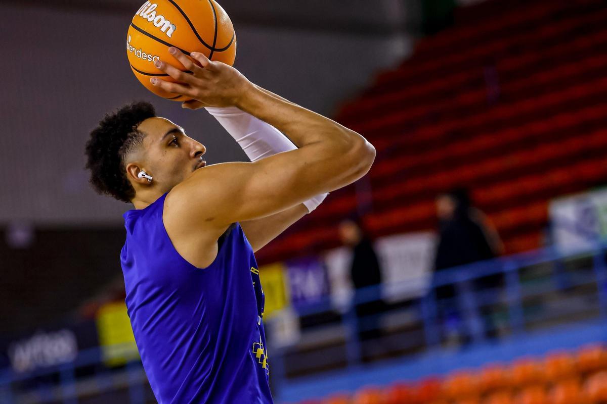 El estadounidense se va integrando poco a poco y Pascual confía en que dará un buen rendimiento