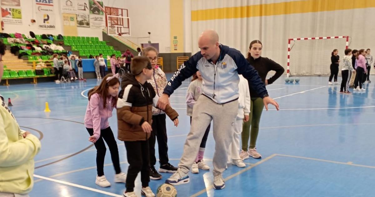 Más de 300 alumnos se ponen en la piel de personas con discapacidad gracias al cine y al deporte adaptado