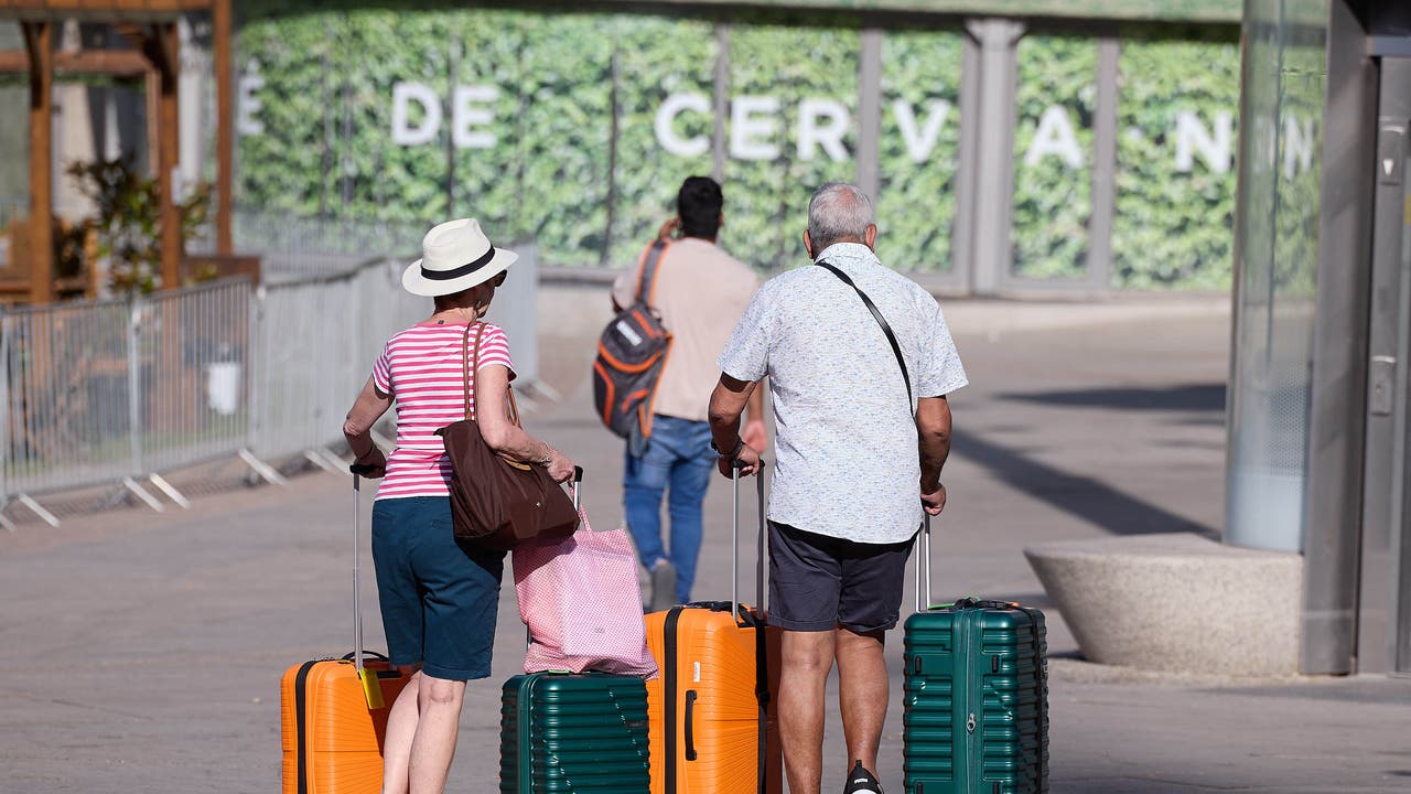 Las pensiones mínimas subirán 7% y las no contributivas y el ingreso mínimo, un 11,4%