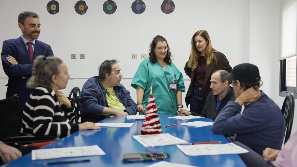 La consejera Ana Dávila durante el desayuno navideño