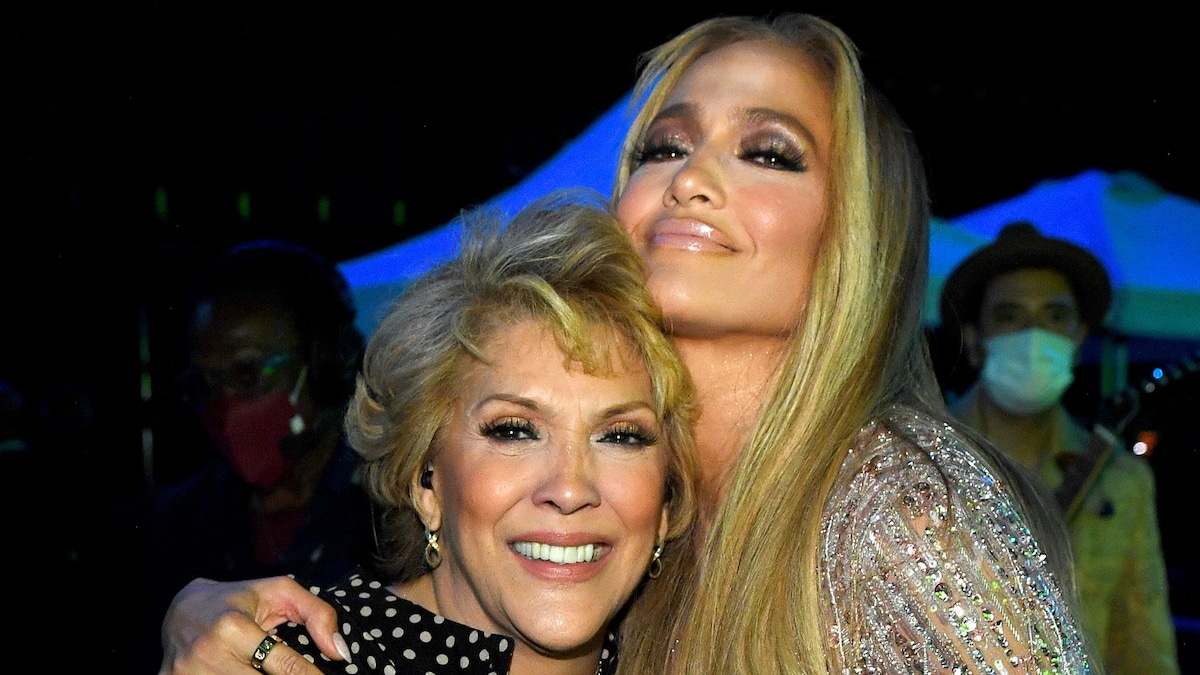 Jennifer Lopez recibe la visita de su mamá en los ensayos de su nueva residencia en Las Vegas