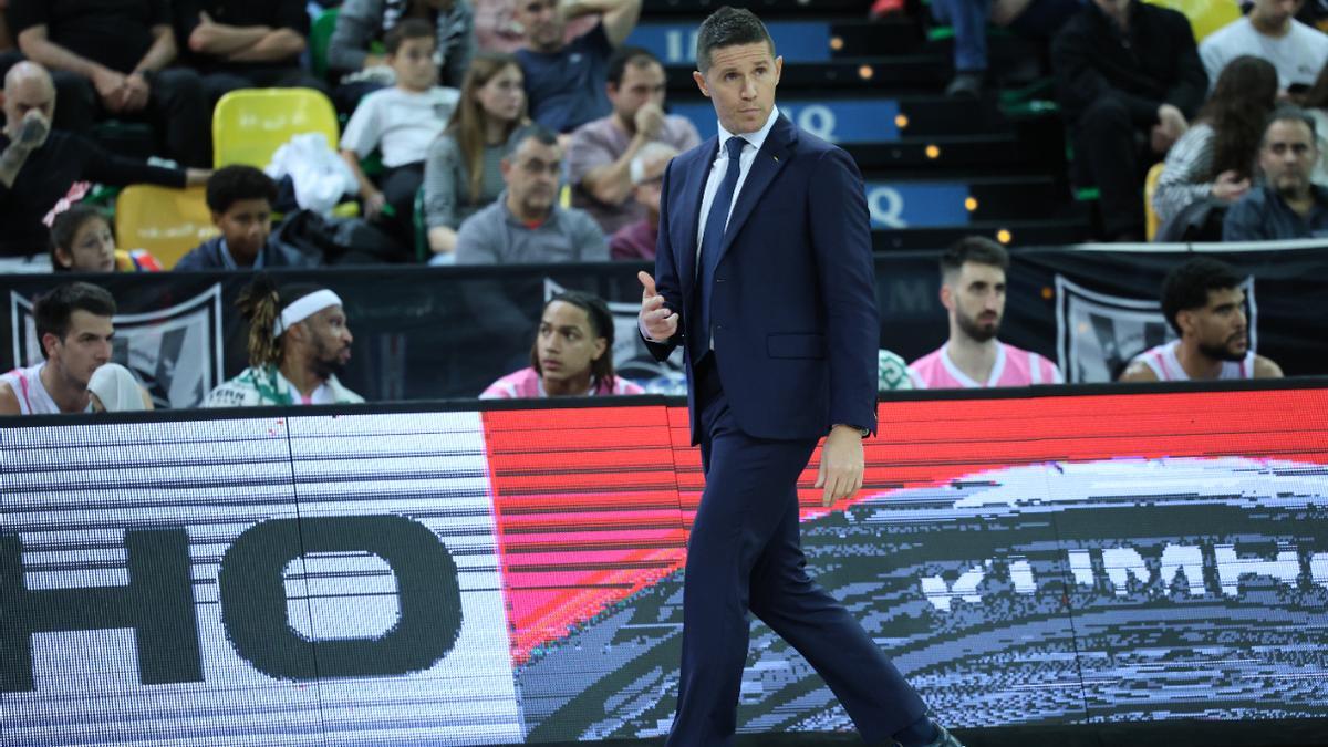 Lakovic, durante el partido que el Granca jugaba en Bilbao el domingo.