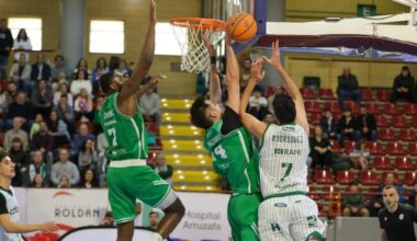 Enorme tapón de Mazaira a Alex Rodríguez.