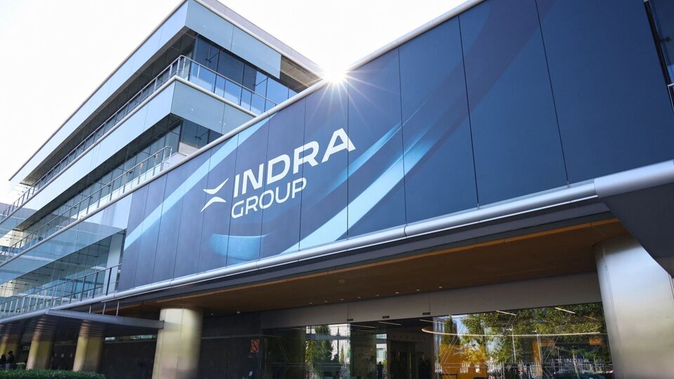 Indra cierra la compra del 89,68% de Hispasat a Redeia por 725 millones