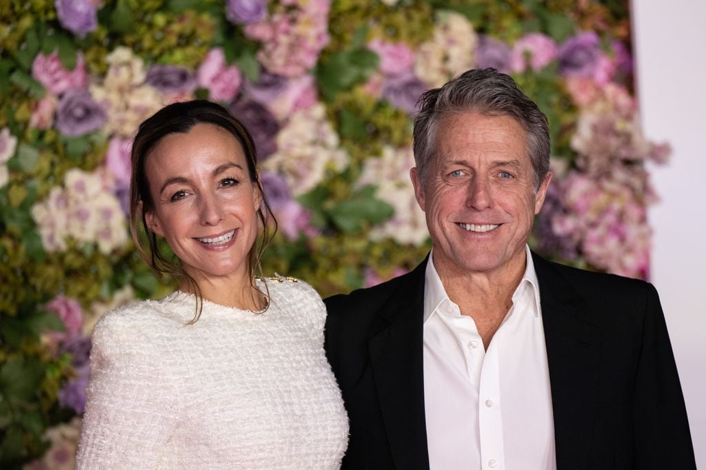 Anna Elisabet Eberstein y Hugh Grant en la premiere de 'Bridget Jones: Mad About the Boy' en Londres, en enero de 2025