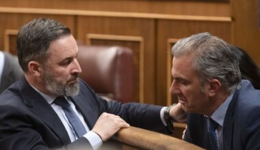 Abascal expulsa a Ortega Smith de la ejecutiva de Vox - La Voz de Galicia