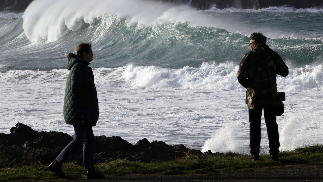 La Xunta activa la alerta naranja en el oeste y suroeste de A Coruña por vientos con rachas de hasta 100 kilómetros por hora