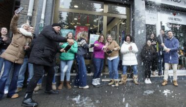La comisión de fiestas de Villamanín, en León, vendió más participaciones del Gordo de las que compró - La Voz de Galicia