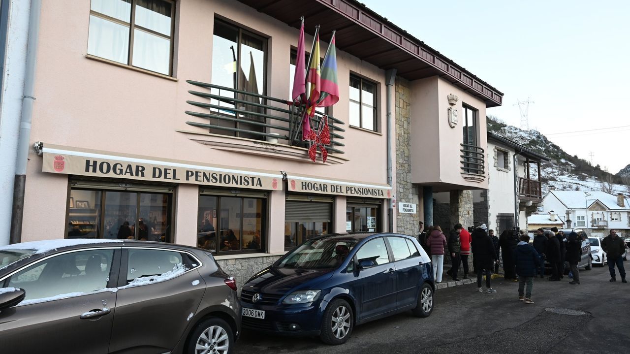 Villamanín pide hacer un esfuerzo por la convivencia: «Los miembros de la comisión están destrozados y la gente del pueblo enfadada» - La Voz de Galicia