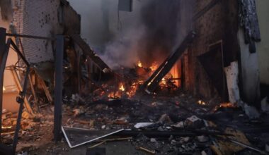 Rusia ataca con dureza Kiev a menos de 48 horas del esperado encuentro de Trump y Zelenski