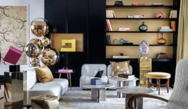 Unos propietarios mayores cambian su casa enorme por un piso ahora transformado en un espacio clásico, cálido y luminoso