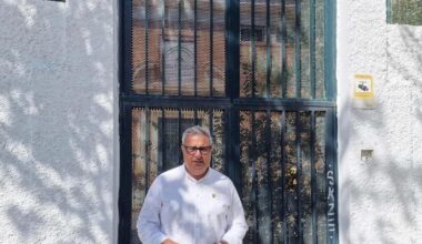 '¿Ese escote lo has tenido siempre?'