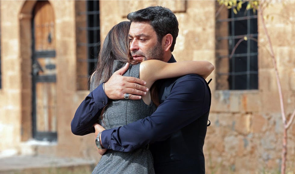 en tierra lejana antena 3 serie turca