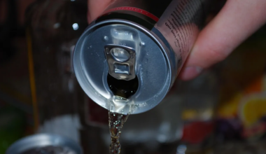 Un hombre sano que tomaba ocho latas diarias de bebida energética sufre un derrame cerebral