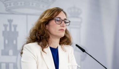 Los sindicatos que negocian con Sanidad el Estatuto Marco acuden a Pedro Sánchez ante el «desinterés» de Mónica García