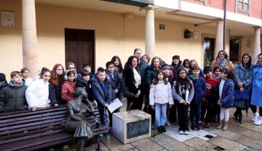 Diecisiete estatuas de Oviedo llevarán información inclusiva en su código QR