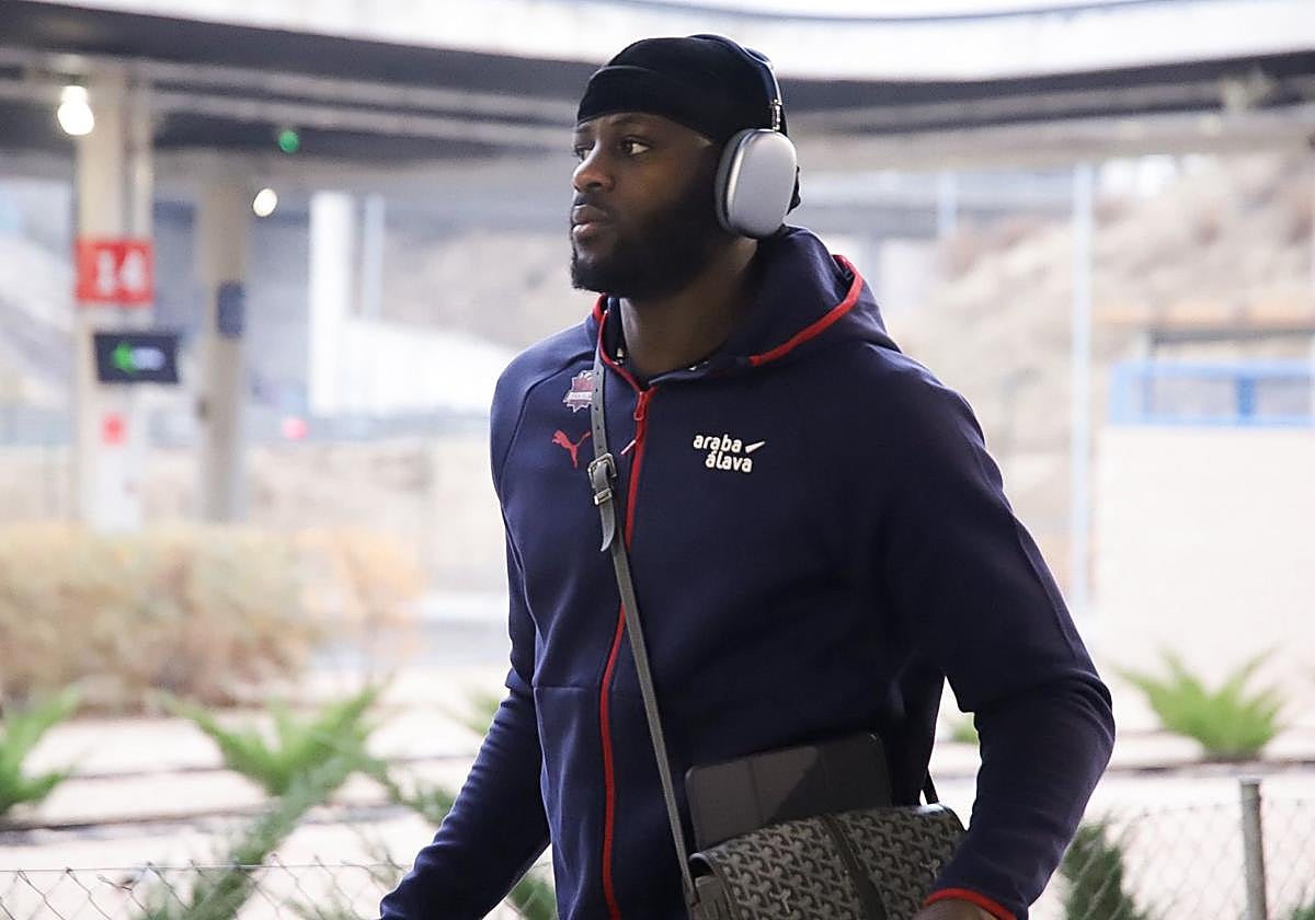 El periplo de Omoruyi hasta el Baskonia: un «perro de presa» que se crió en la biblioteca viendo estudiar a su madre