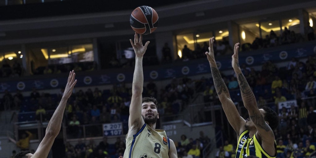 Fenerbahçe suda para cortar la racha del Barcelona (72-71)