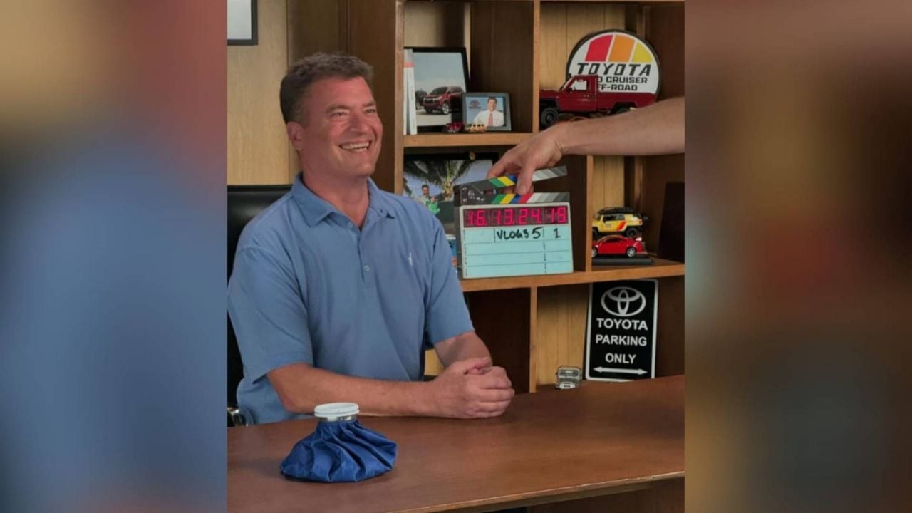 Muere el actor estadounidense Pat Finn, conocido por sus interpretaciones en "The Middle" y "Friends"