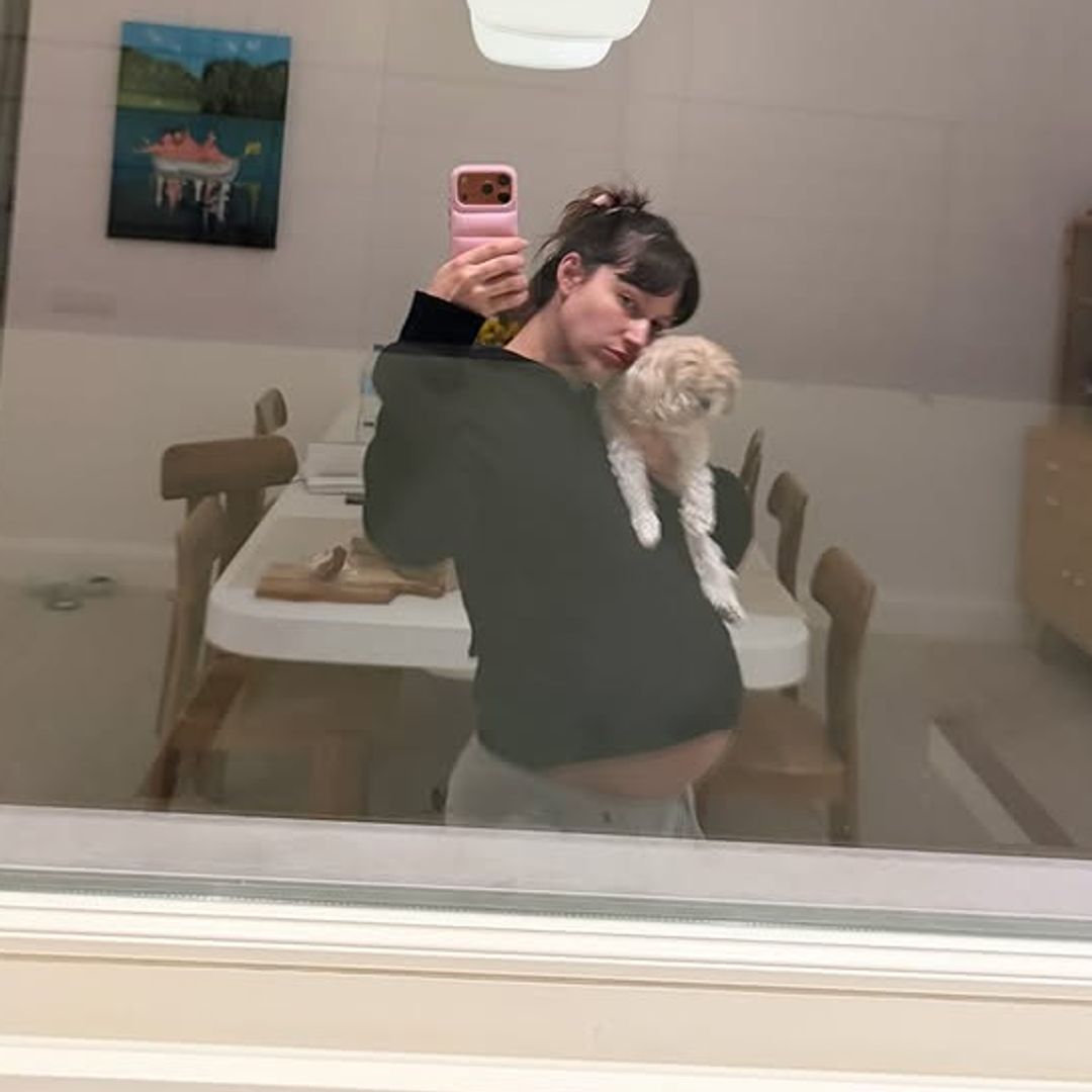 Úrsula Corberó en casa tras el plan navideño por Madrid con su familia