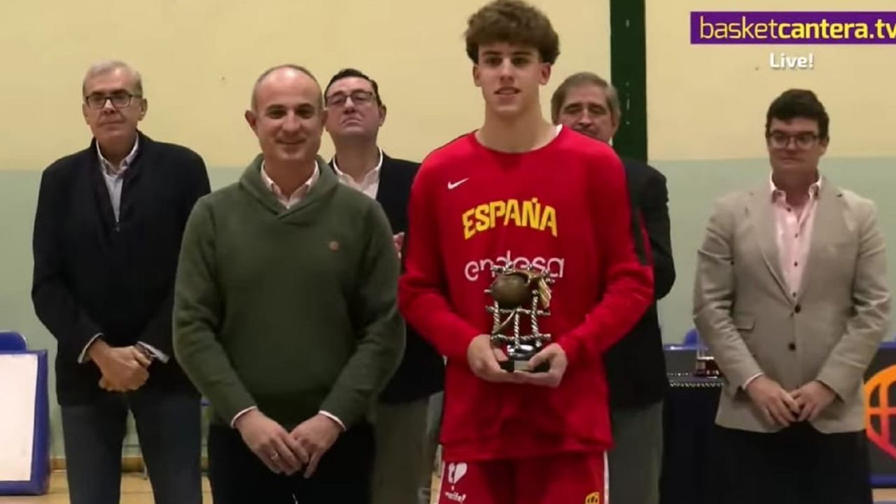 El baloncestista ferrolano Pablo Mera sigue imparable - La Voz de Galicia
