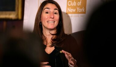 Hammack de la Fed apunta a que tasas se mantendrán estables durante meses, según el WSJ