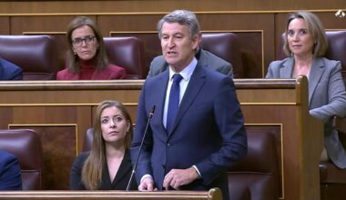 Feijóo vuelve a protagonizar un nuevo momento 'tierra trágame' con un lapsus en plena intervención
