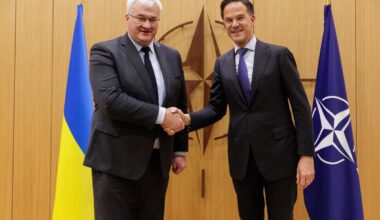 Rutte pide mantener el apoyo financiero a Ucrania incluso si no se logra un consenso para usar activos rusos