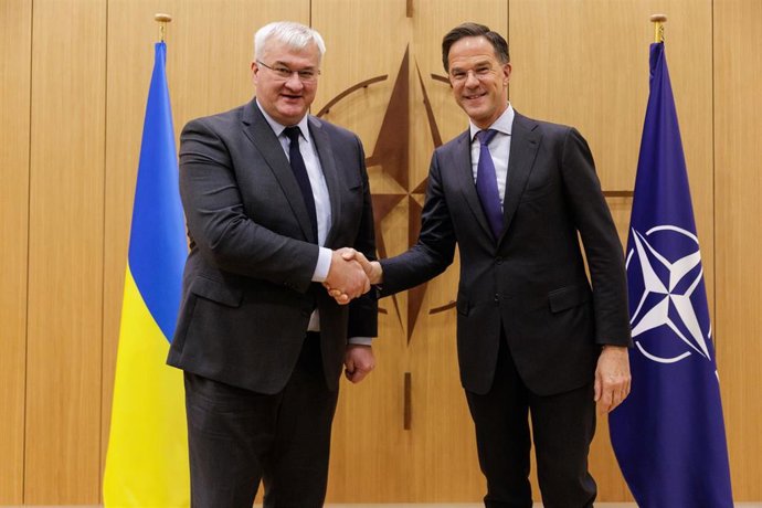 El secretario general de la OTAN, Mark Rutte, se reúne con el ministro de Exteriores, Andri Sibiga, en la sede de la OTAN.