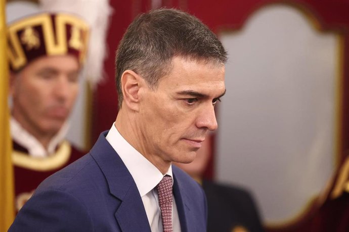 Sánchez cesa a Antonio Hernández, quien fuera mano derecha de Salazar en Moncloa El presidente del Gobierno, Pedro Sánchez, durante el acto institucional por el Día de la Constitución, en el Congreso de los Diputados, a 6 de diciembre de 2025, en Madrid (España).