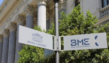 Ibex 35 retrocede un 0,18% a media sesión hasta 16.660 puntos a la espera de la bajada de tipos de la Fed