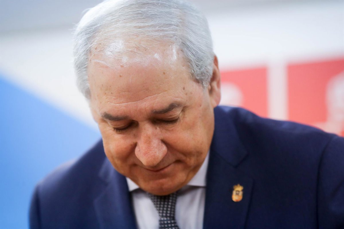 Siete alcaldesas del PSOE, incluida Inés Rey, y casi 70 mujeres respaldan la dimisión de Silvia Fraga ante el caso Tomé