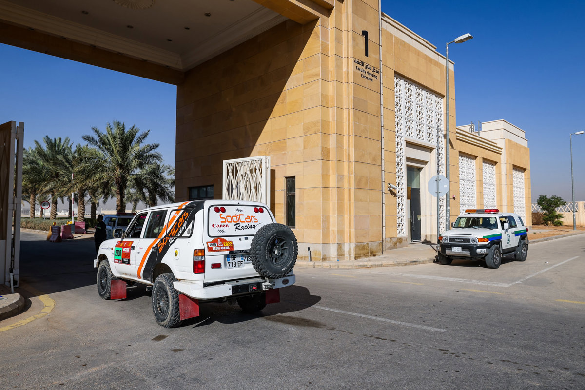 Mueren dos catalanes y otros dos resultan heridos en un accidente de tráfico en Arabia Saudí
