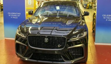 Dile adiós al último Jaguar con motor de combustión: el fin de una era - Car and Driver